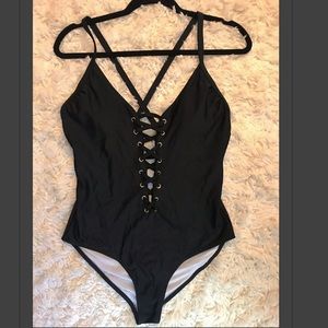 👙Black ZAFUL Slimming One Piece Swimsuit👙